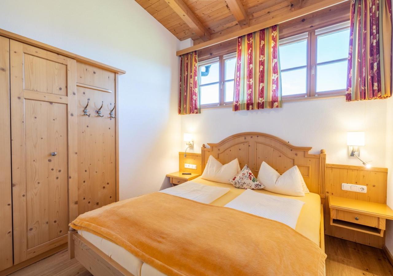 Farm stay Feriengut Unterhochstatt *